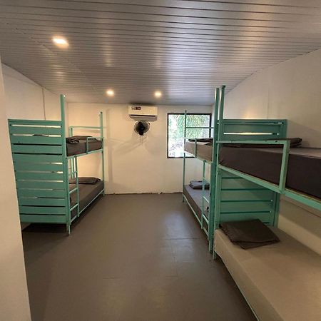 Traverse Luxe Hostel Палолем Екстериор снимка