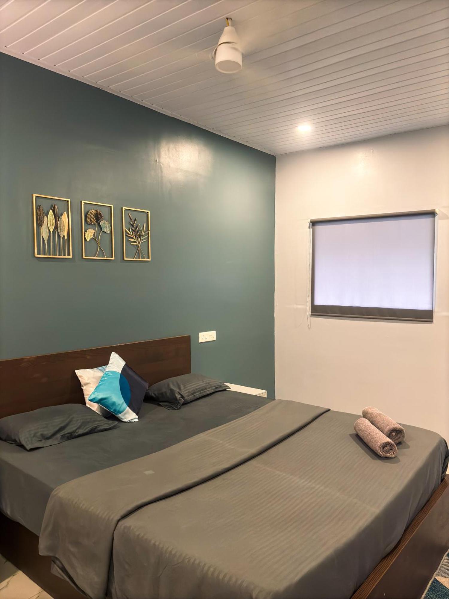 Traverse Luxe Hostel Палолем Екстериор снимка
