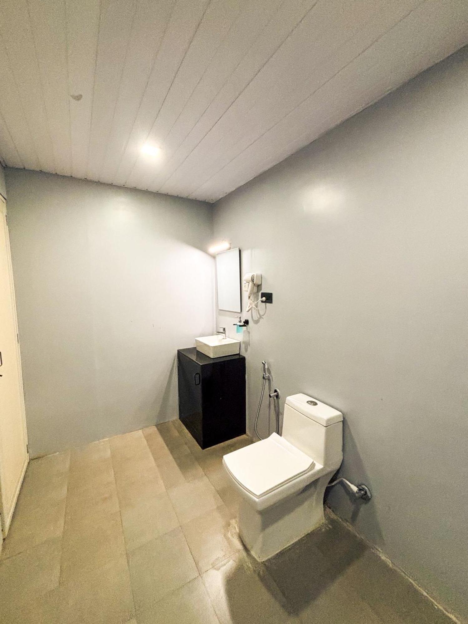 Traverse Luxe Hostel Палолем Екстериор снимка