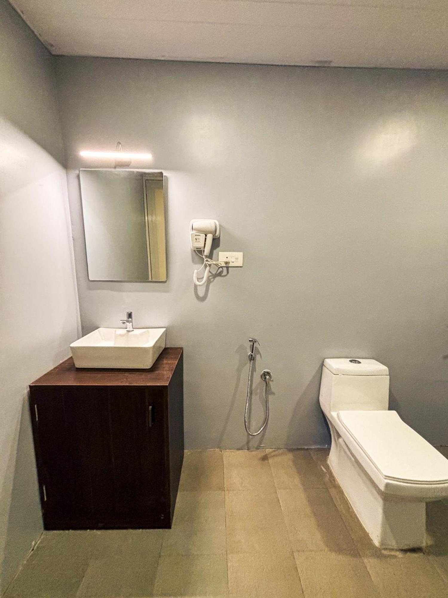 Traverse Luxe Hostel Палолем Екстериор снимка