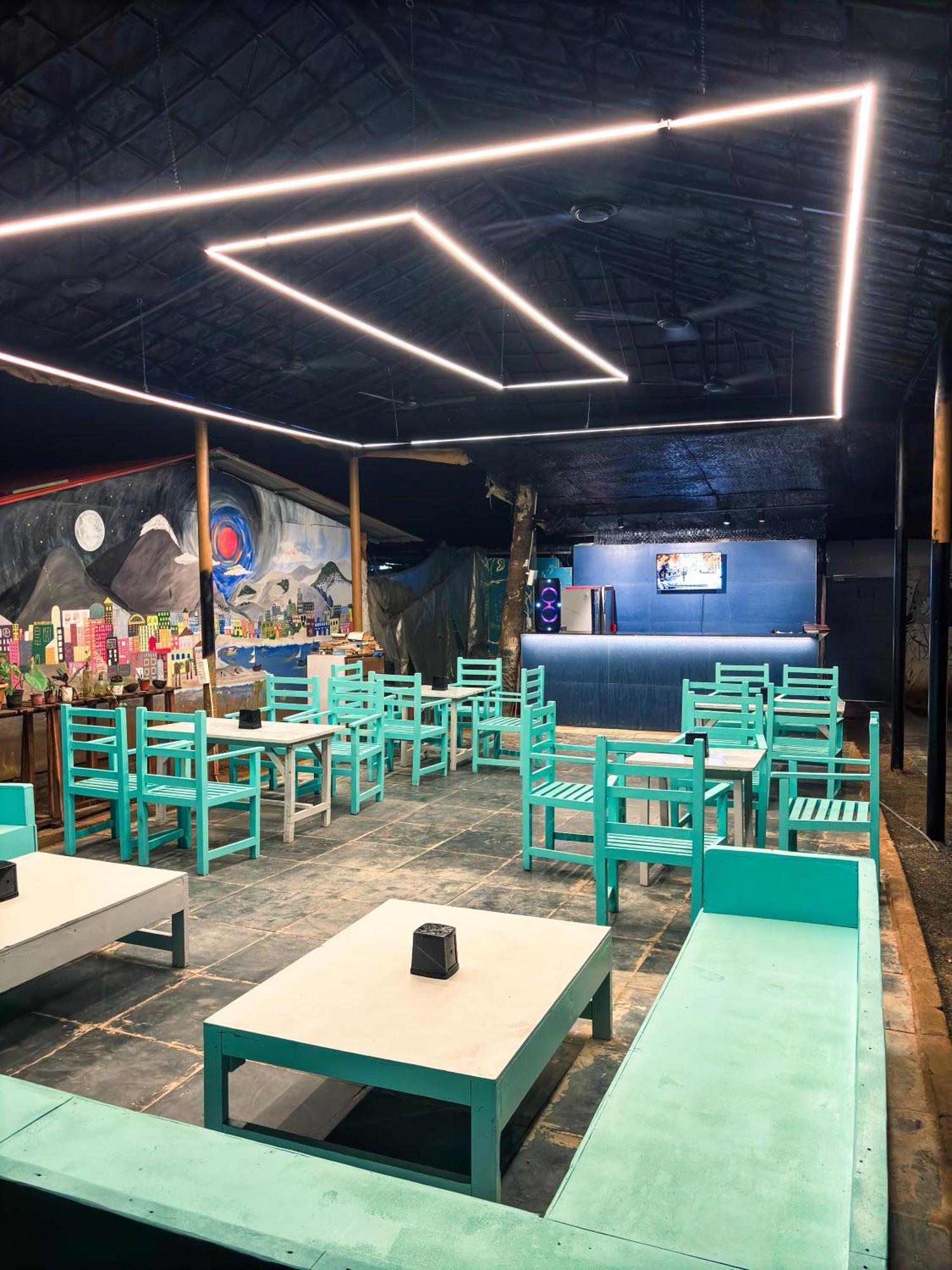 Traverse Luxe Hostel Палолем Екстериор снимка