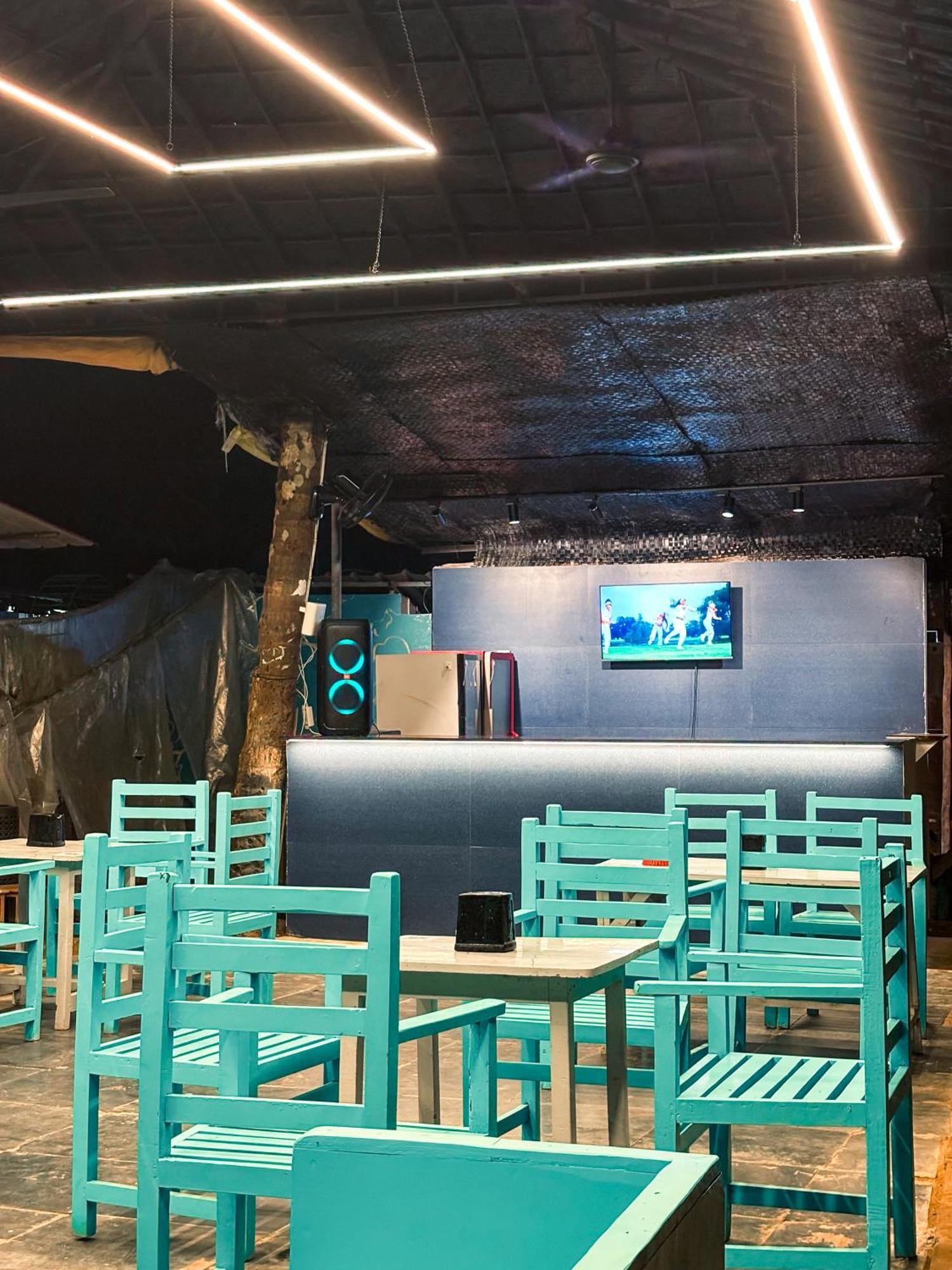 Traverse Luxe Hostel Палолем Екстериор снимка