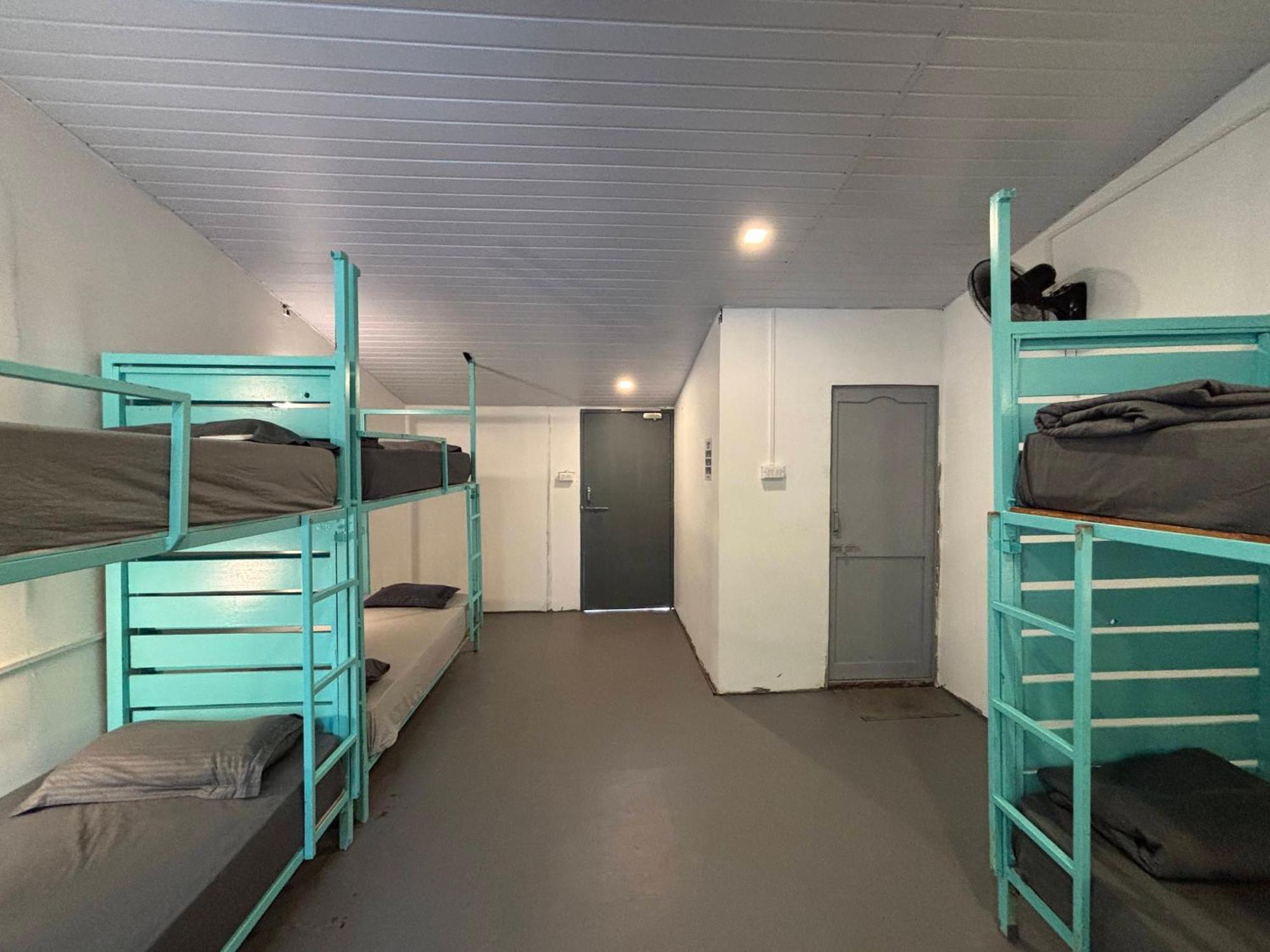 Traverse Luxe Hostel Палолем Екстериор снимка